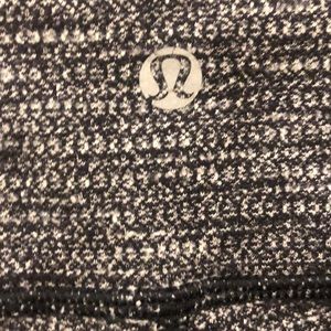 lululemon athletica Pants - Lululemon black and white legging, sz 4, 71279 lululemon athletica Pants - Lululemon black and white legging, sz 4, 71279